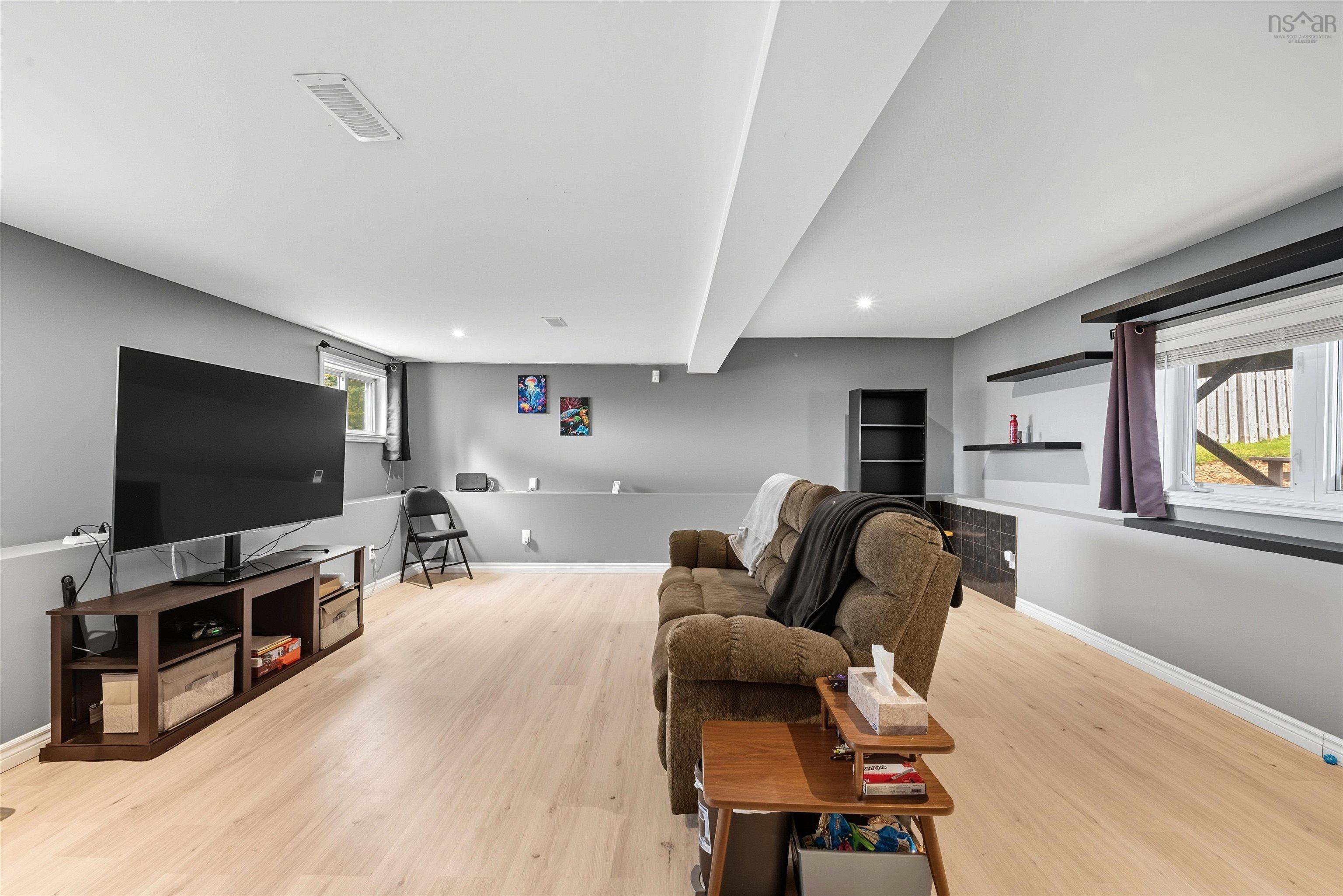 View image 18