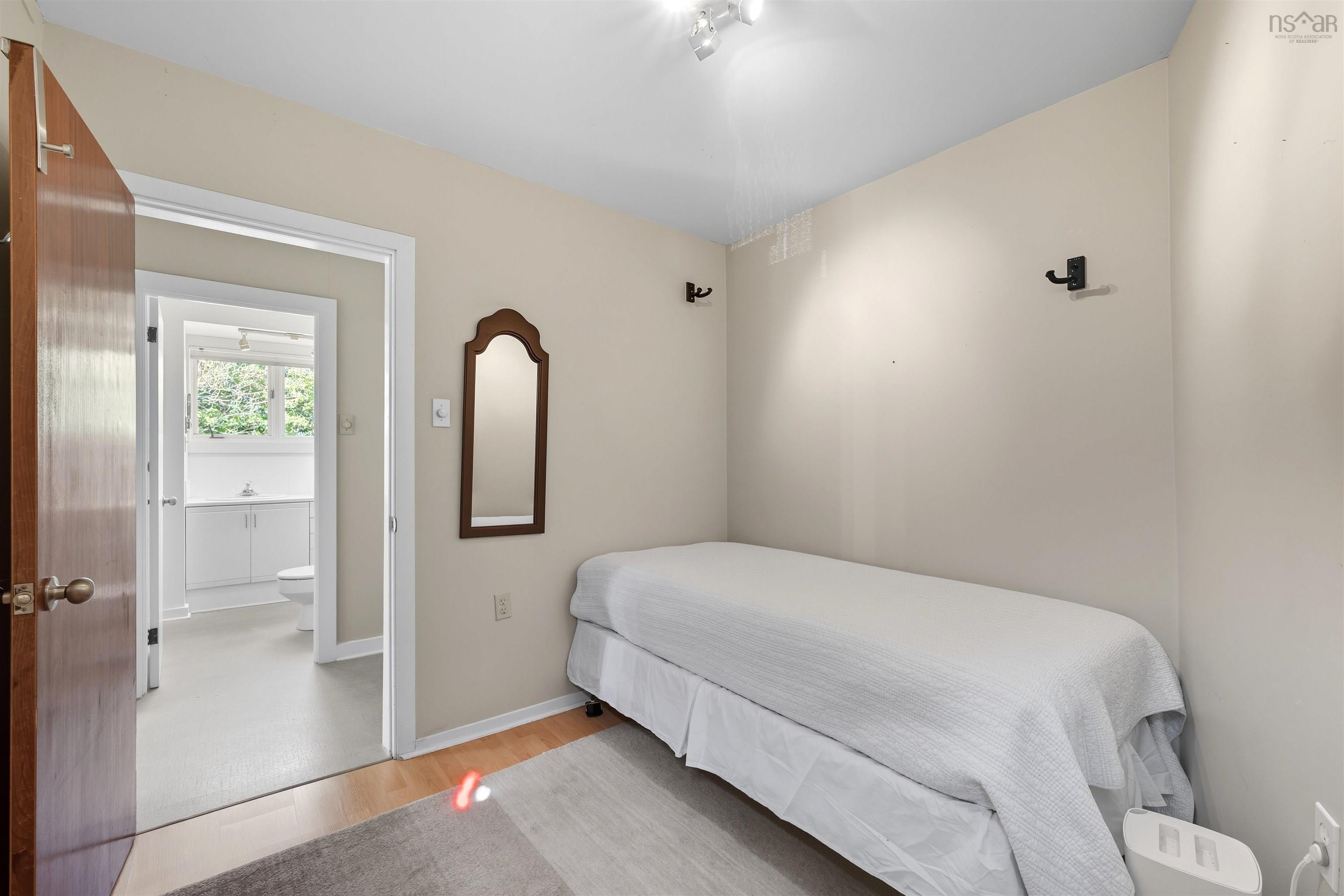Thumbnail image for 1-2 15 Idlewylde Road MLS<sup>®</sup> 202525286