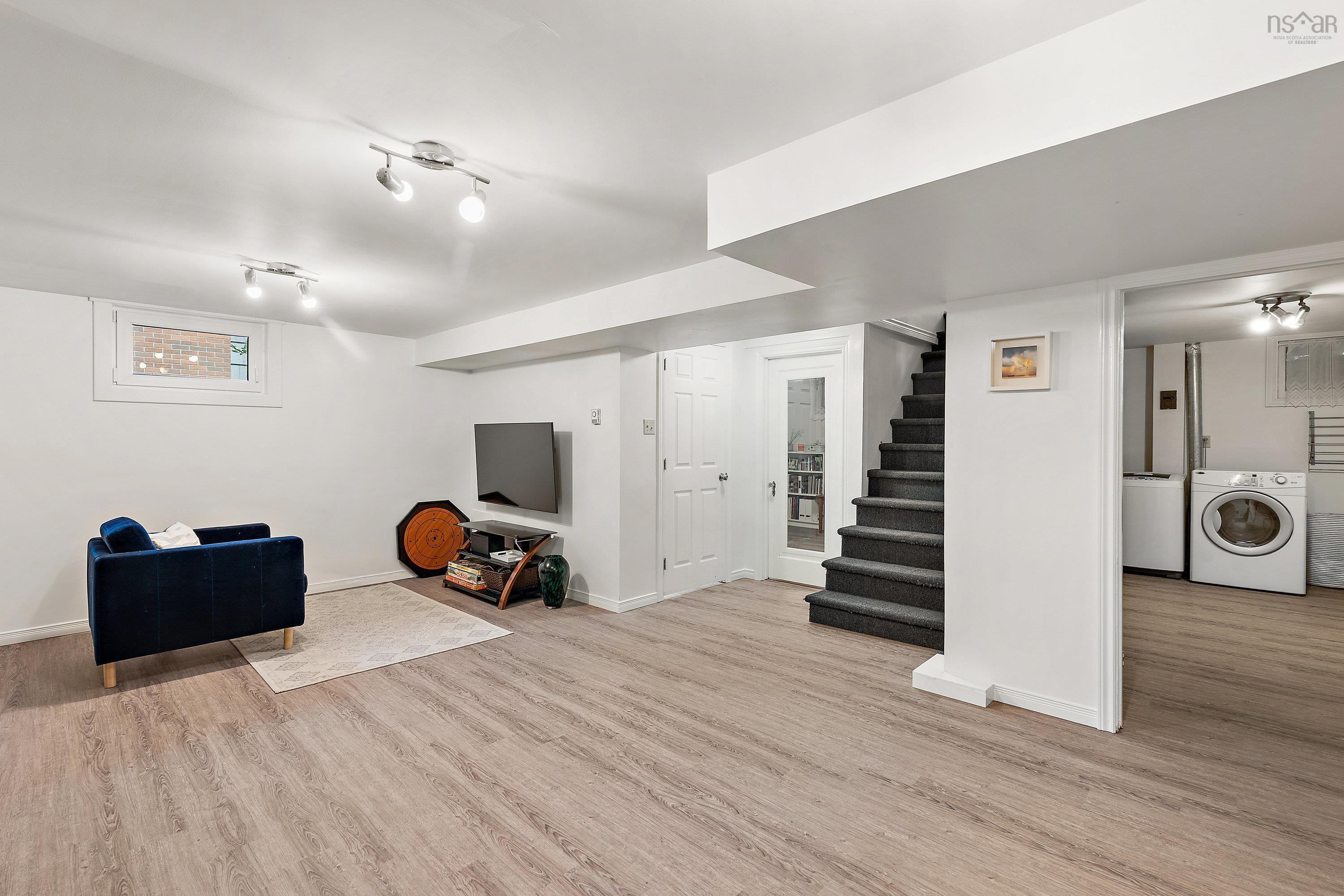 View image 16