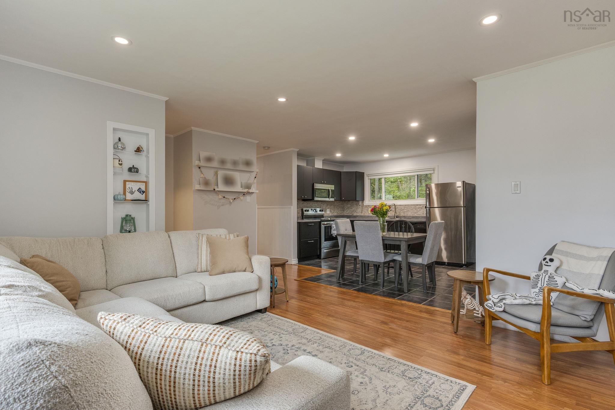 Thumbnail image for 121 Hillsboro Drive MLS<sup>®</sup> 202526098