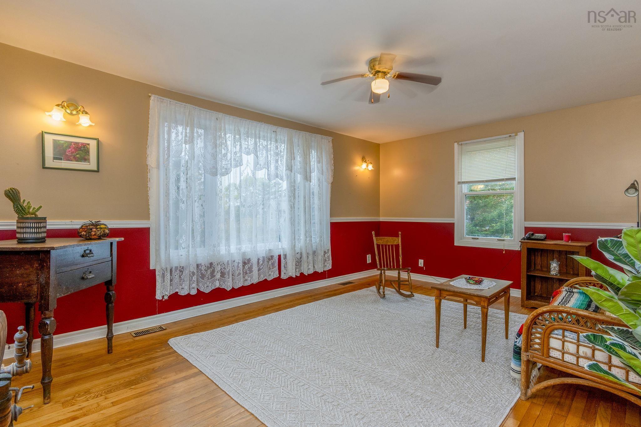 View image 16