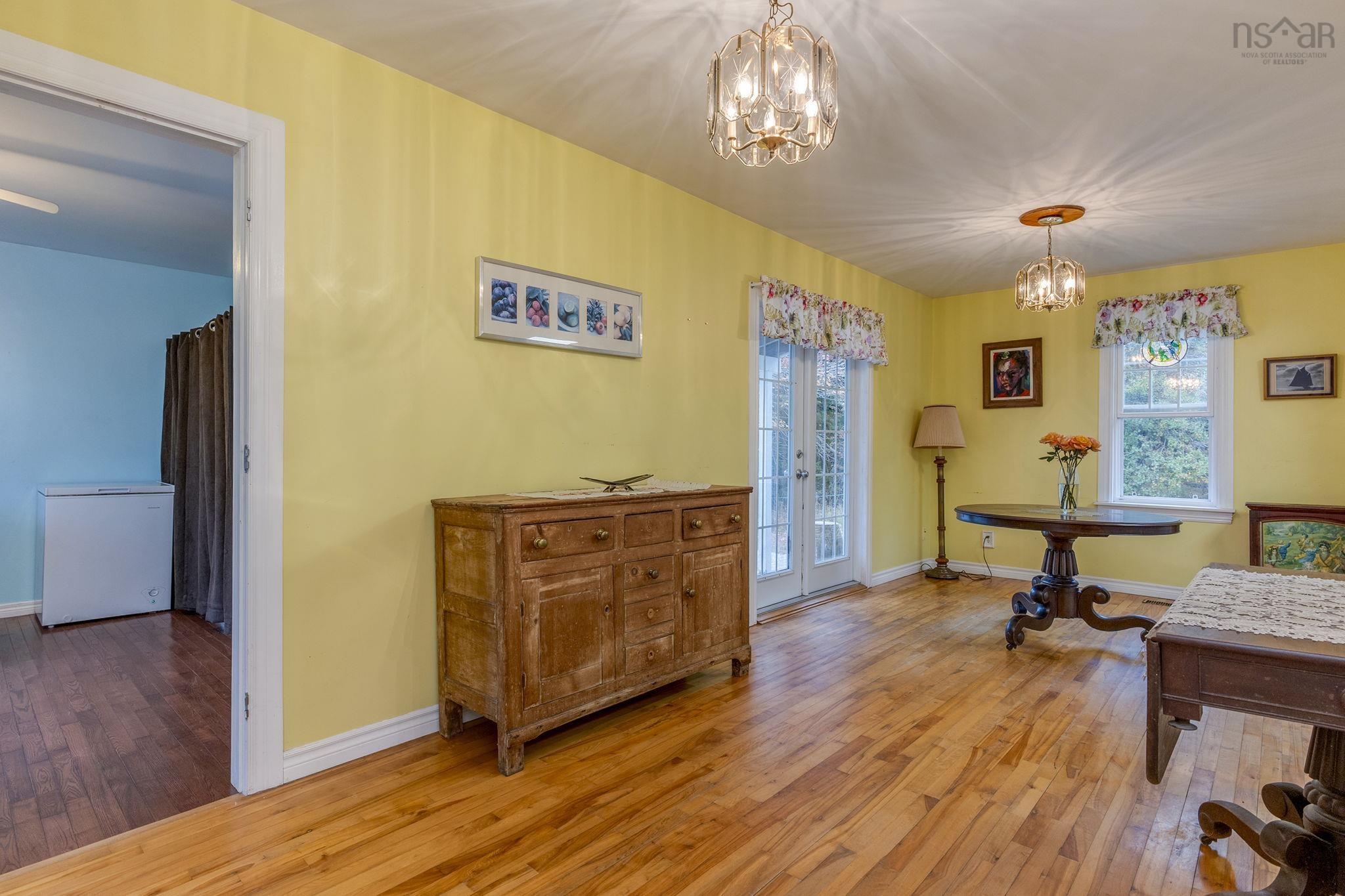 View image 18