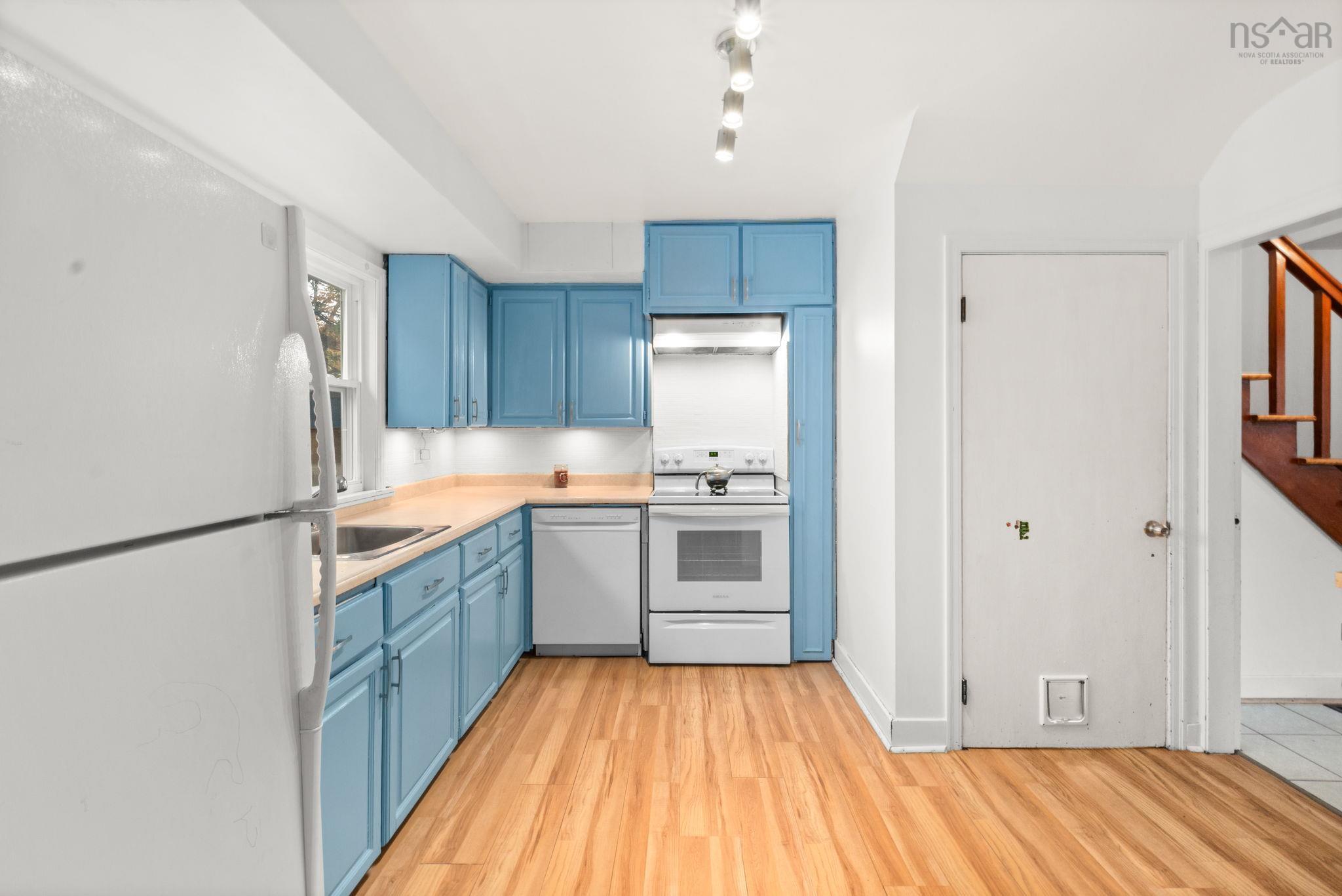 Thumbnail image for 33 PINEHILL Road MLS<sup>®</sup> 202526362