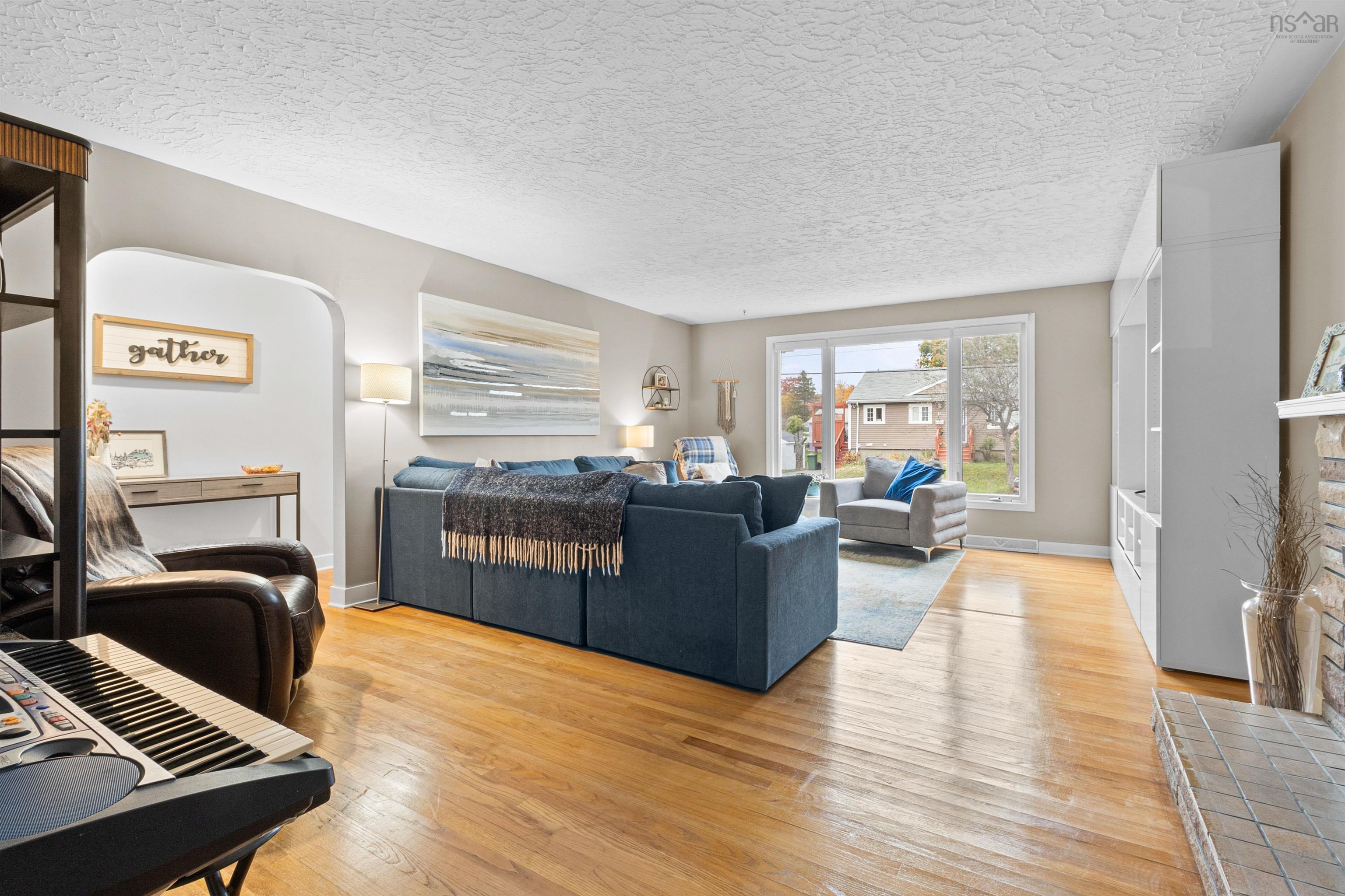 Thumbnail image for 15 Laurier Street MLS<sup>®</sup> 202526391