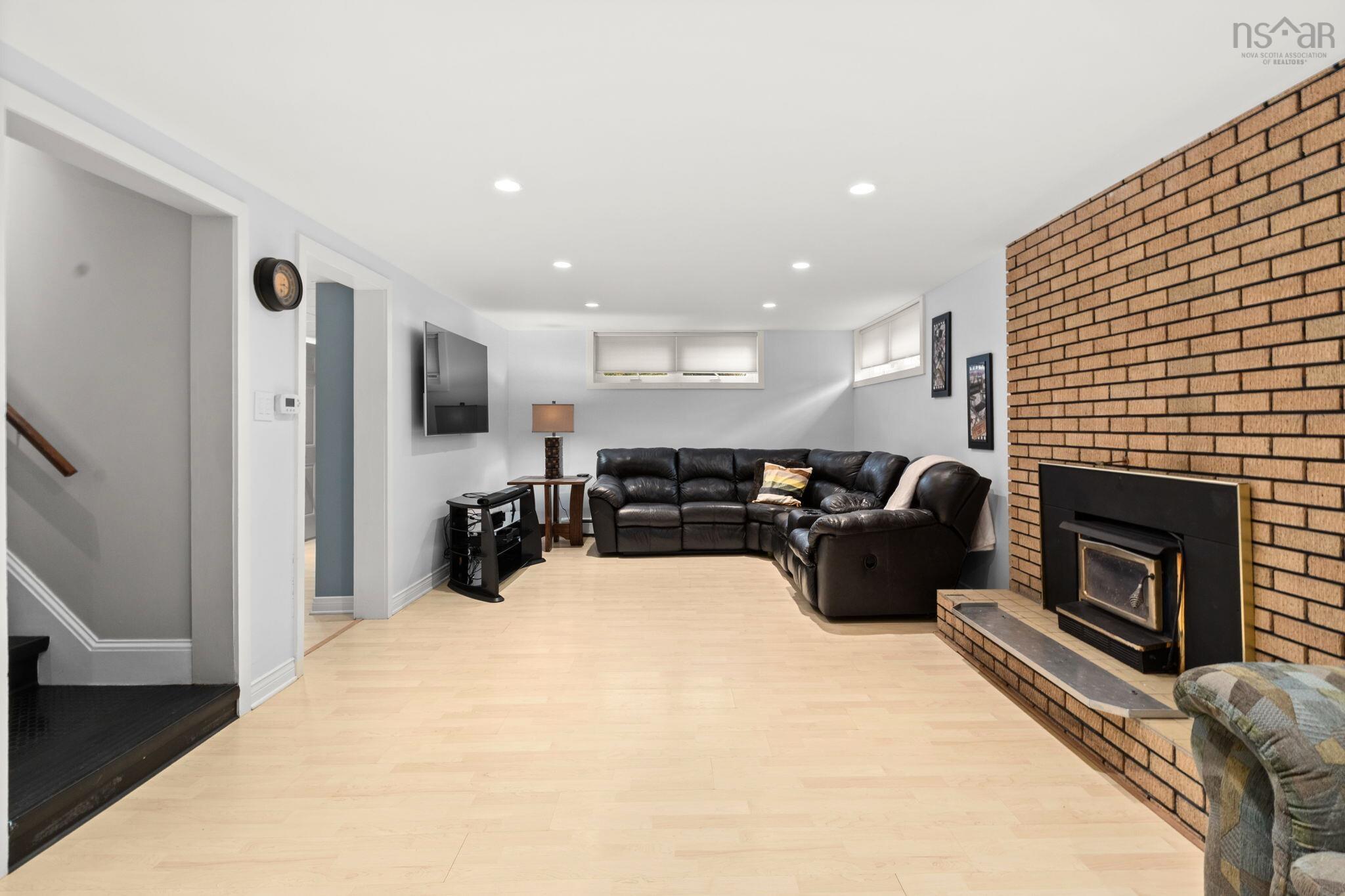 View image 17