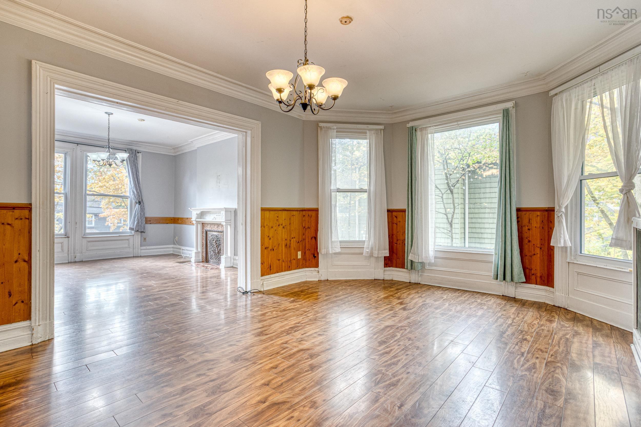 Thumbnail image for 105 Pleasant Street MLS<sup>®</sup> 202526637