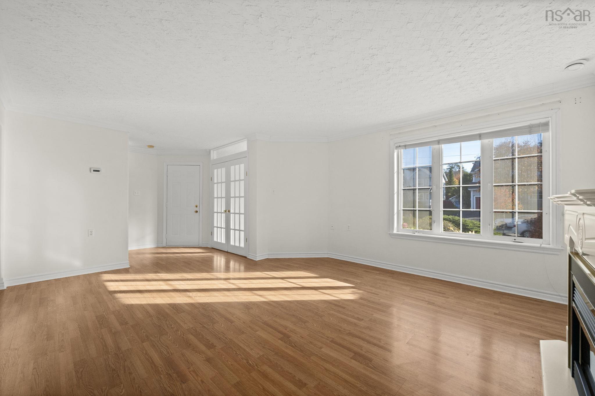 Thumbnail image for 16 White Dove Court MLS<sup>®</sup> 202526865