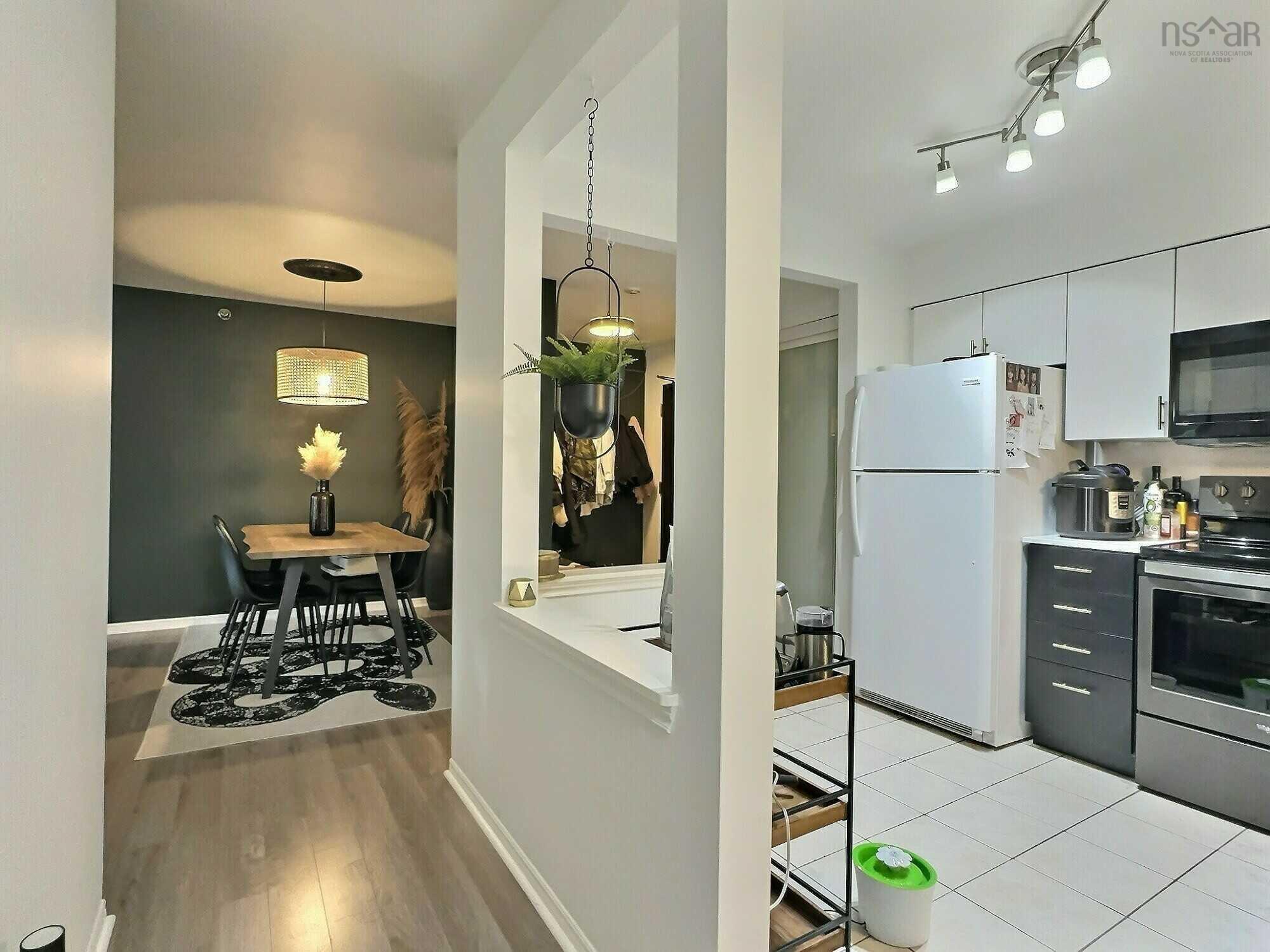 Thumbnail image for 301 83 Kearney Lake Road MLS<sup>®</sup> 202526929