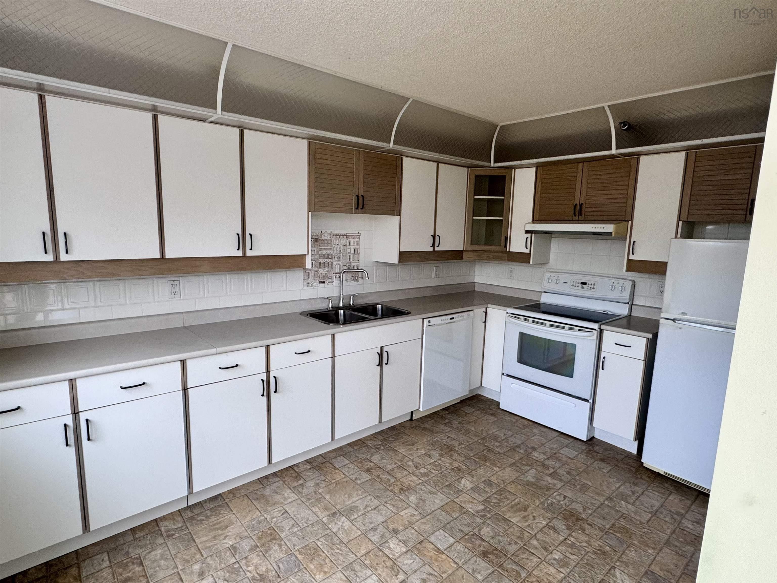 Thumbnail image for 312 85 Spinnaker Drive MLS<sup>®</sup> 202526947