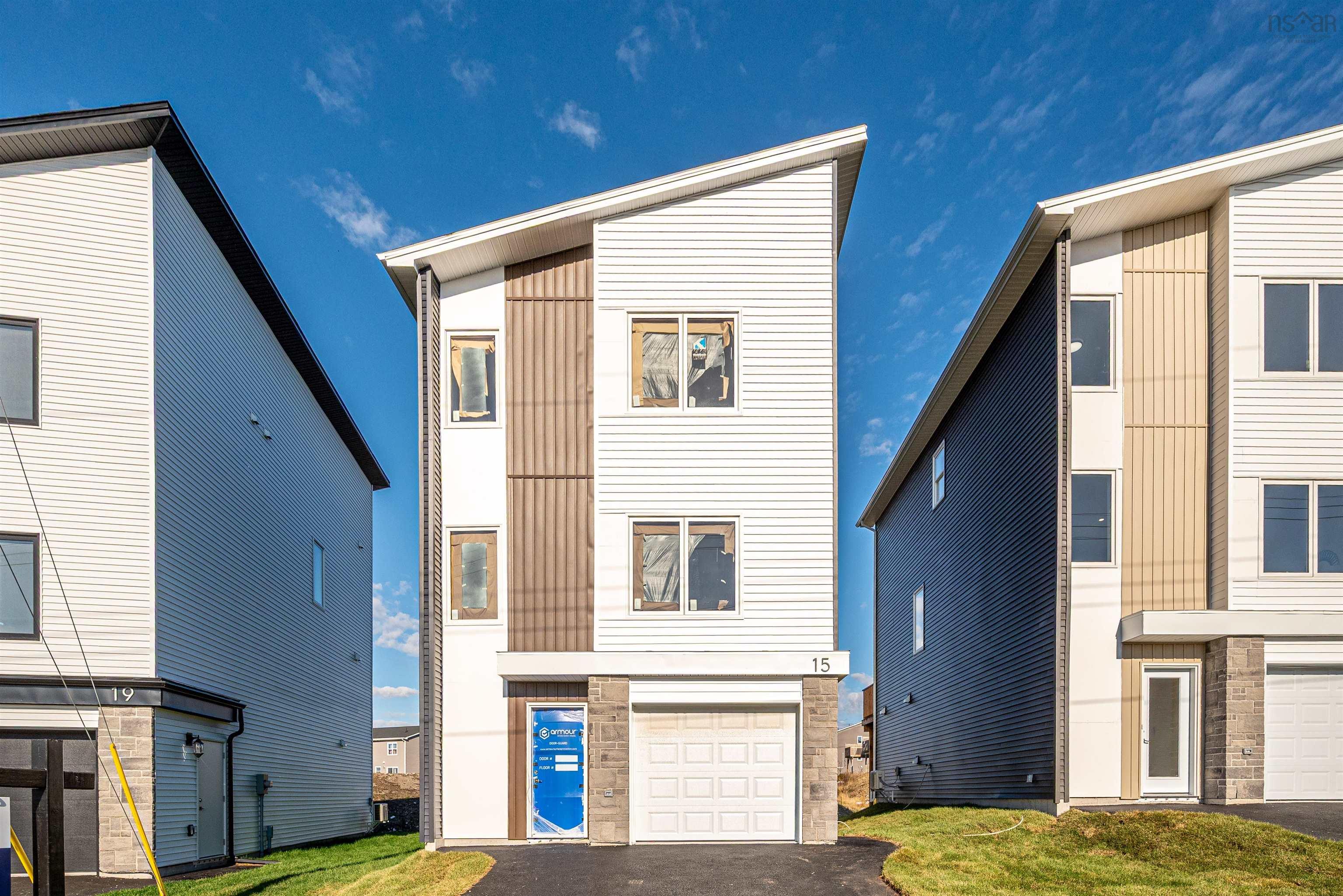 Thumbnail image for 15 Rampart Court MLS<sup>®</sup> 202527239