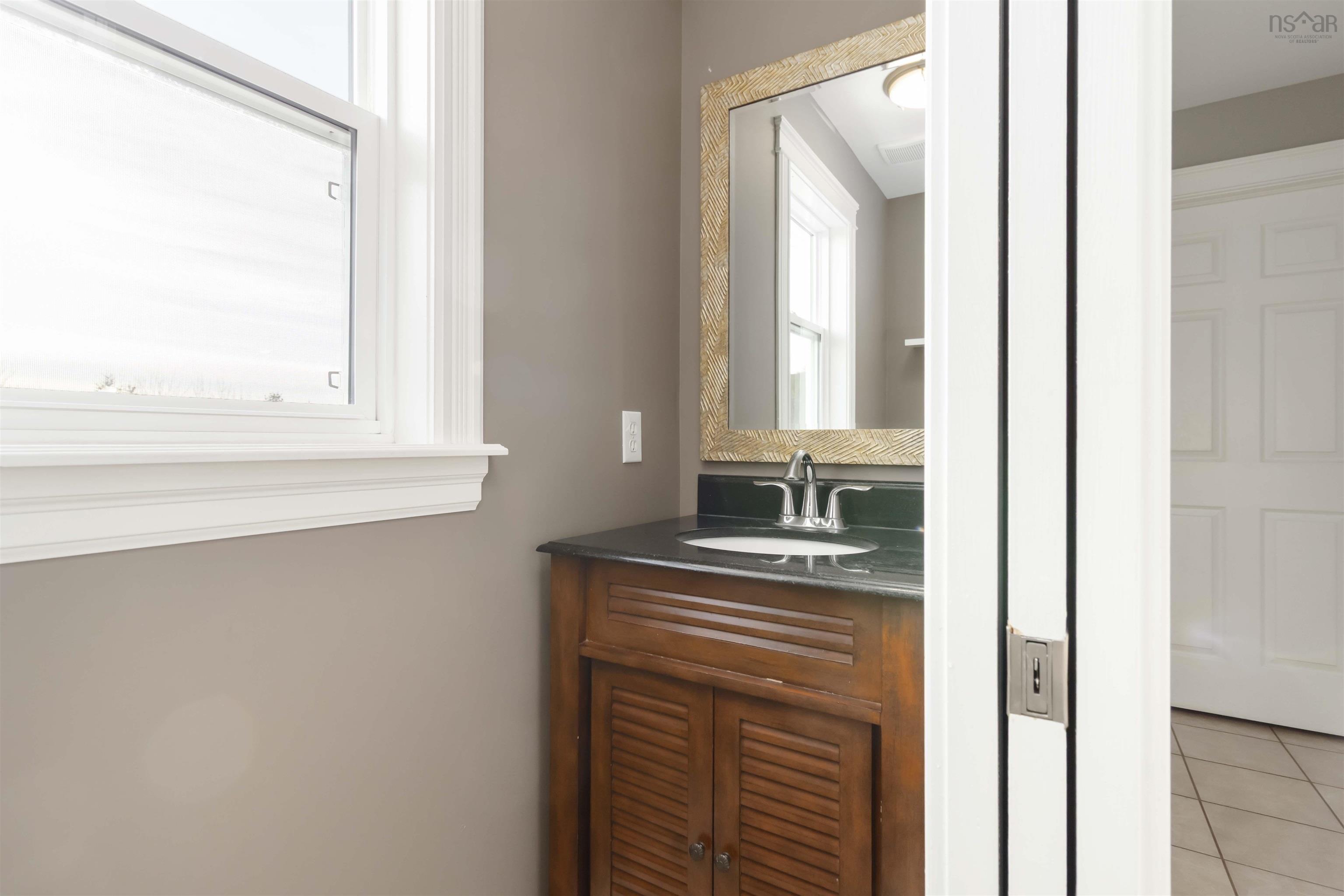 Thumbnail image for 39 Homewood Grove MLS<sup>®</sup> 202527405