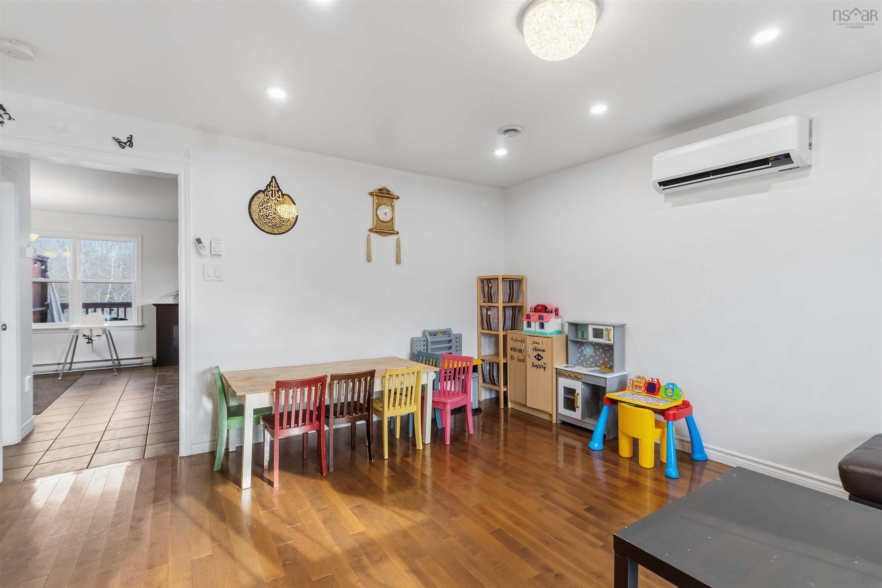 Thumbnail image for 18 Danforth Road MLS<sup>®</sup> 202528220